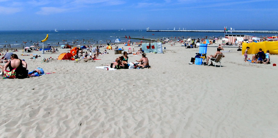 strand op zomzrnamiddag